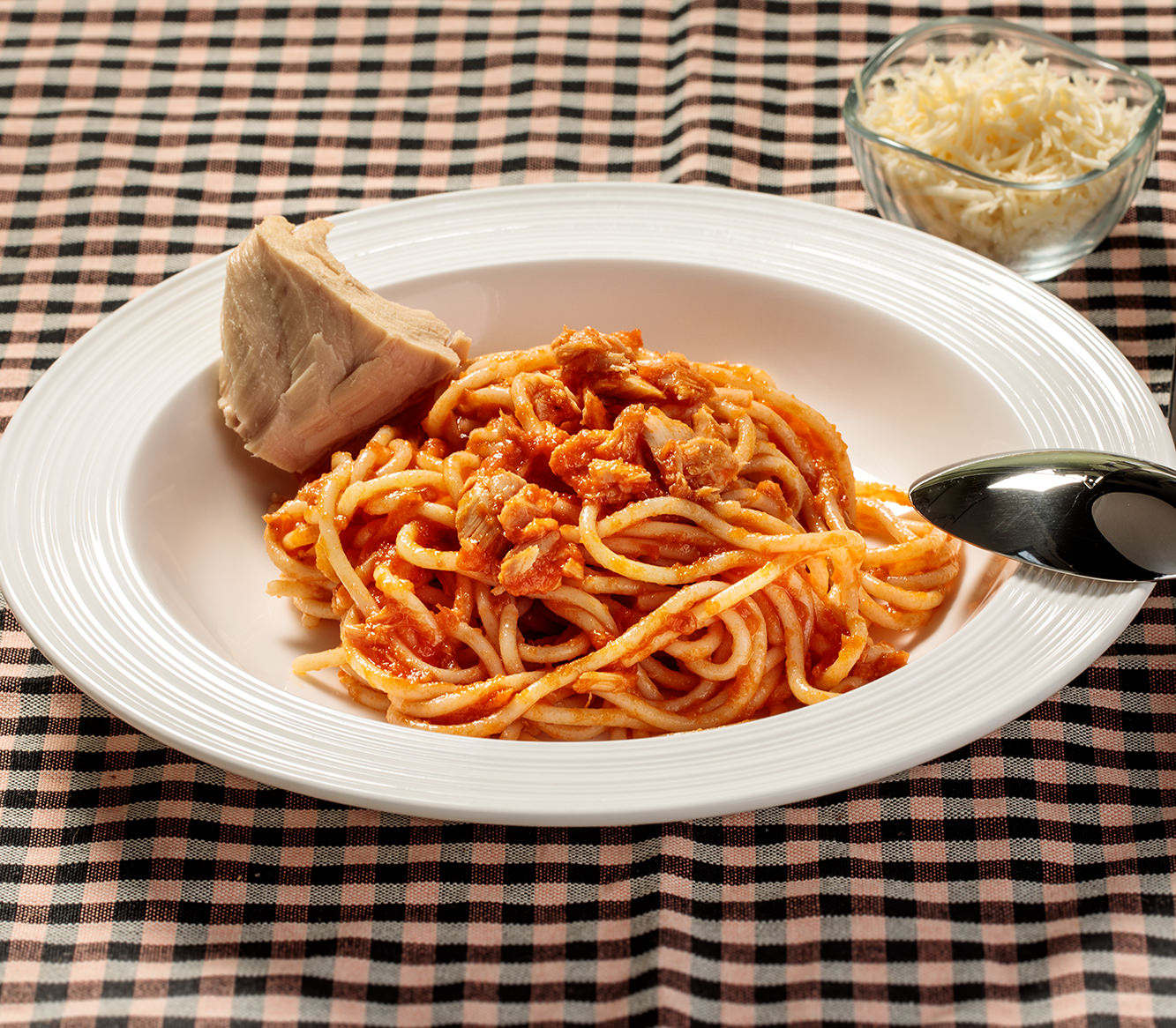 ESPAGUETIS AMB TONYINA - dm